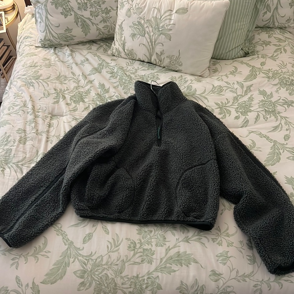 Green Sherpa quarter zip!